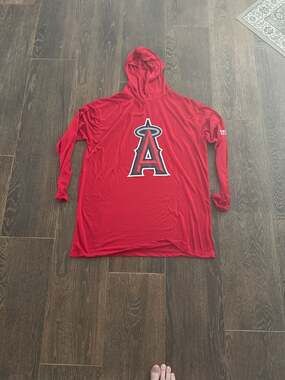 Los Angeles Angels Pechanga Resort Casino Promotional Red Hoodie XL. SKU 104